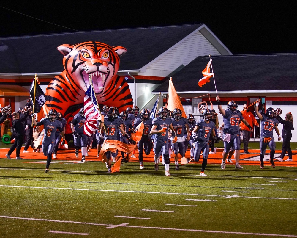 REGION 1D FOOTBALL Honaker rallies to win over Rural Retreat after